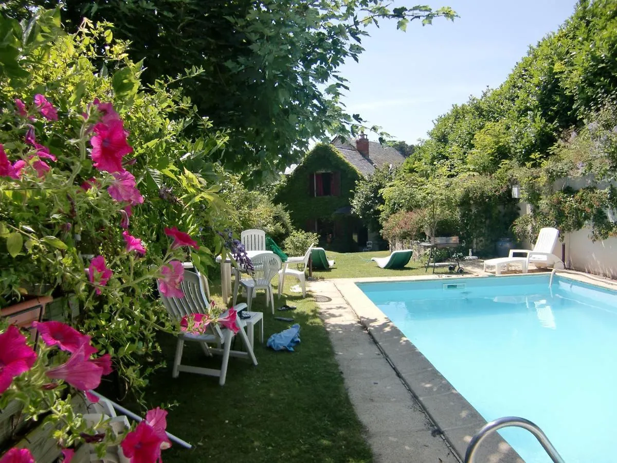 Holiday home L Oustalou Maison D Hotes De Charme En Auvergne Piscine Privee Chauffee Saint-Nectaire